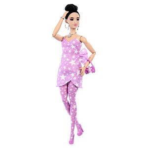 Model Mattel Barbie în stil DELUXE cu stele