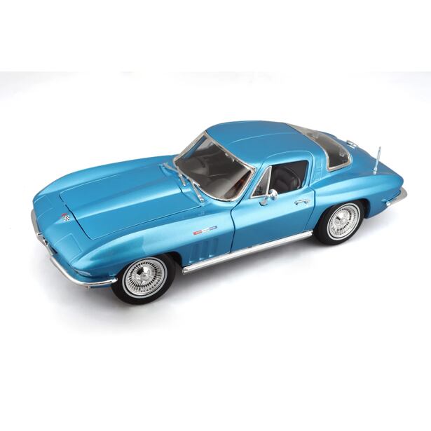 Maisto 1965 Chevrolet Corvette, hellblau-metallic, 1:18