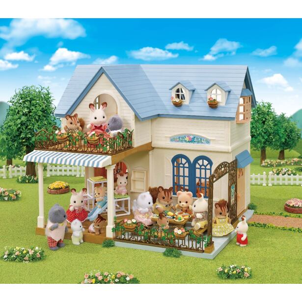 Sylvanian Families Dárkový set - Dům s modrou střechou, terasou a příslušenstvím
