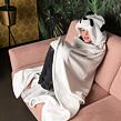 Cozy Noxxiez BL823 Panda - hřejivá deka s kapucí se zvířátkem a tlapkovými kapsami