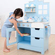New Classic Toys Dřevěná romantická kuchyňka - světle modrá